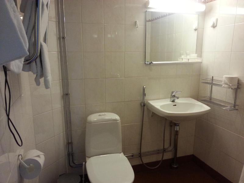 Standard Twin Room image 3