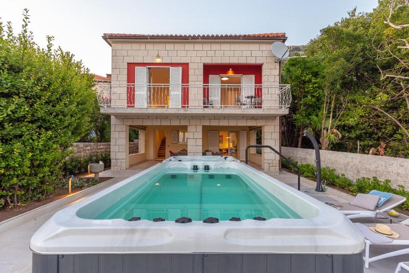 Superior Villa image 2