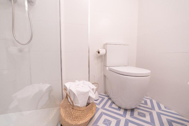 Double Room image 3