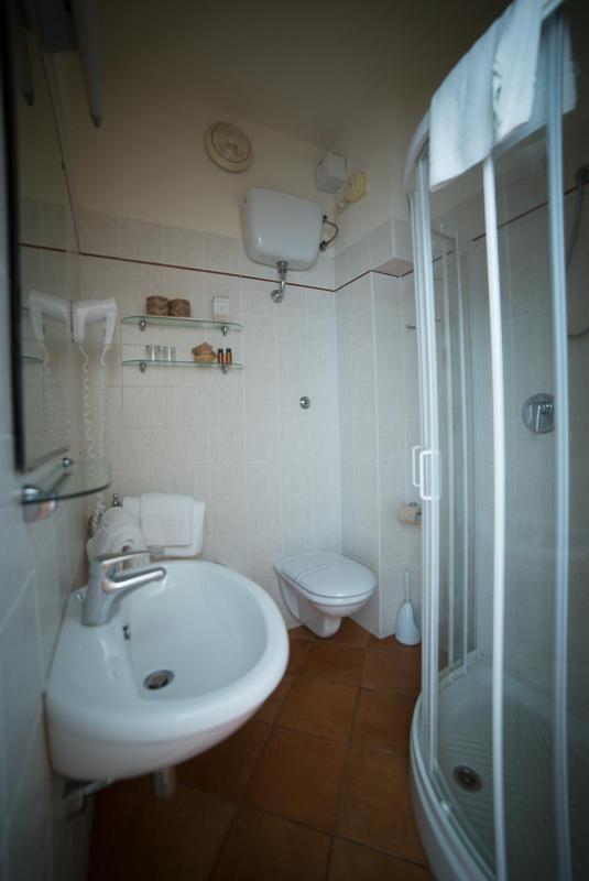 Double Room with Balcony and Sea View image 1