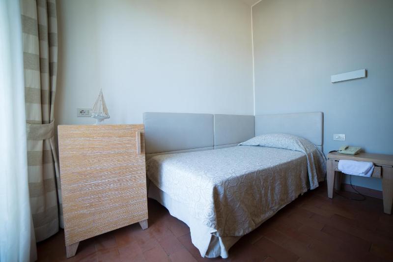 Single Room with Sea View image 2