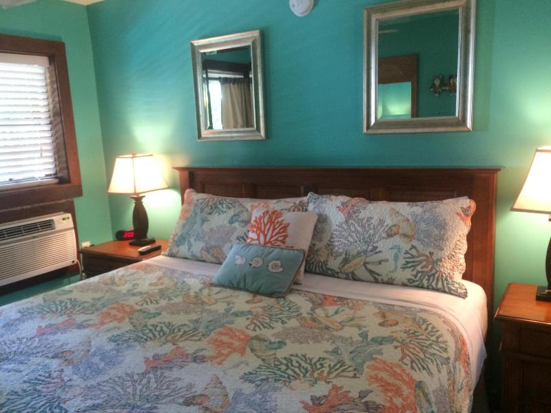 King Room with Pool View ( unit C10) image 3