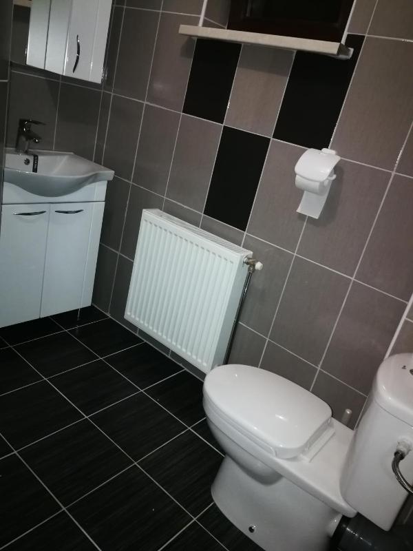Triple Room with Shared Bathroom image 3
