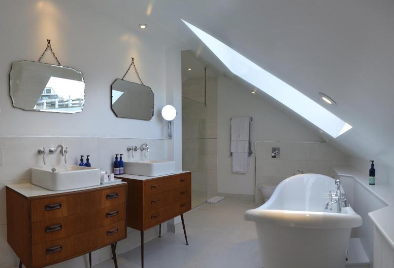 Suite with Harbour View - Attic image 2
