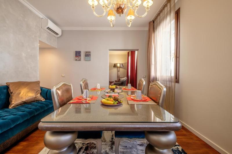 Deluxe Apartment image 2