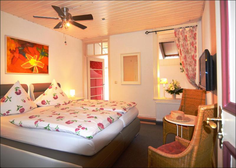 Standard Double Room image 2