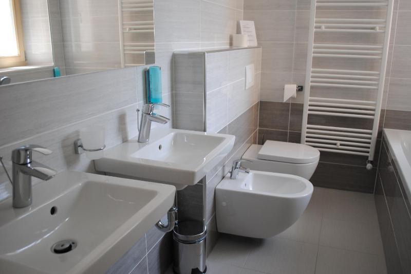Superior Deluxe Double or Twin Room  image 1