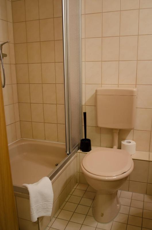 Standard Single Room image 4
