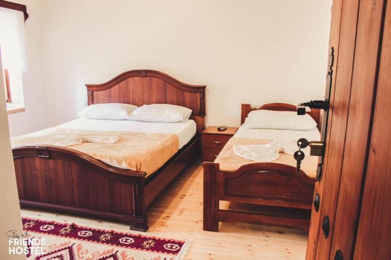 Triple Room with Private Bathroom image 1