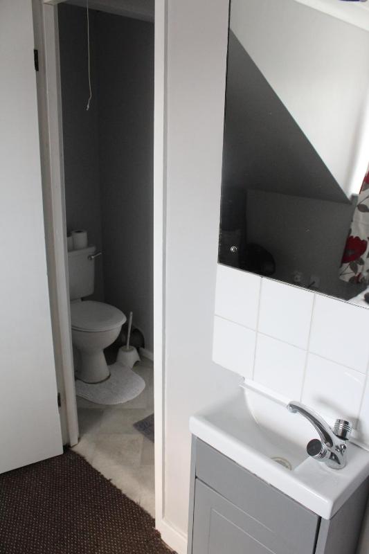 Single Room - En Suite image 4