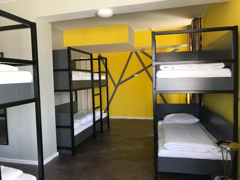 Bed in 8-Bed Mixed Dormitory Room image 2