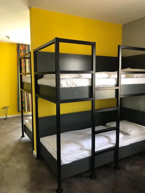 Bed in 8-Bed Mixed Dormitory Room image 3