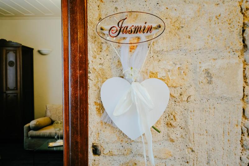 Exclusive Suite (1-4 Adults) with Private Terrace image 3