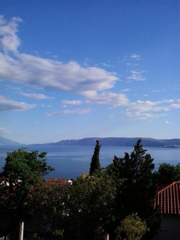 One-Bedroom Apartment with Terrace and Sea View image 1