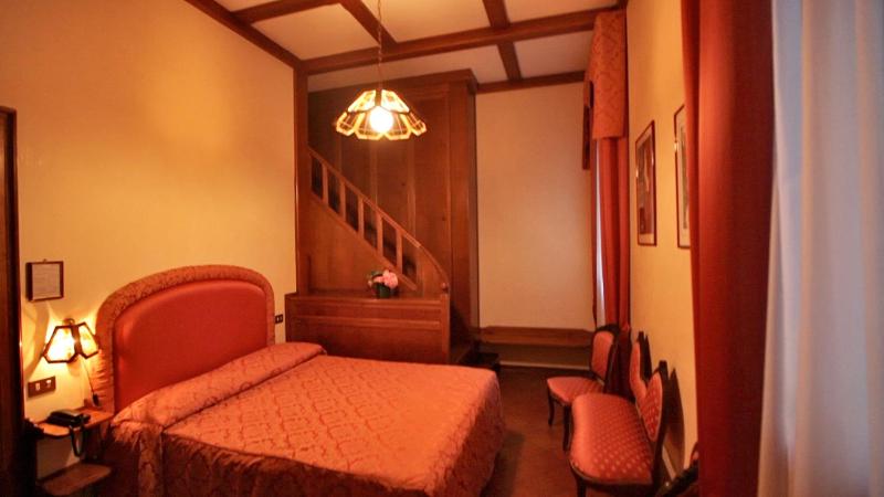 Superior Double Room image 3