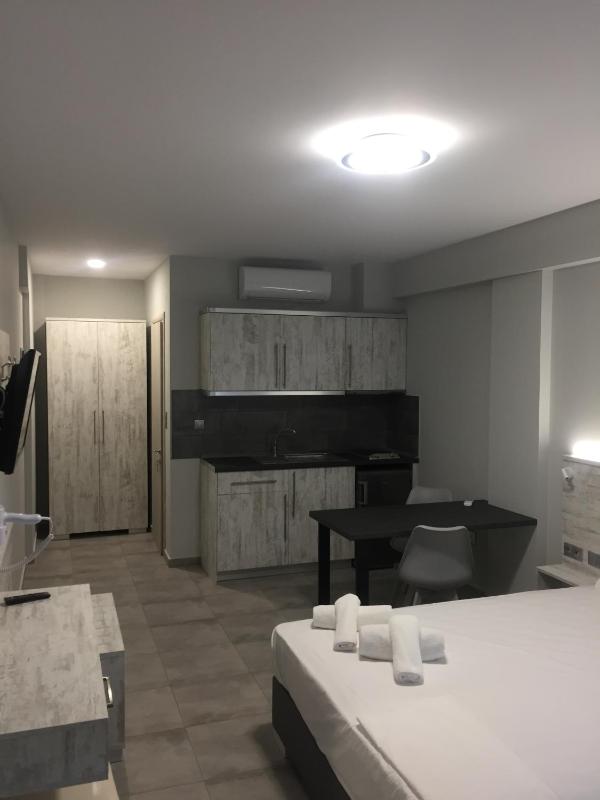Studio Apartment image 2