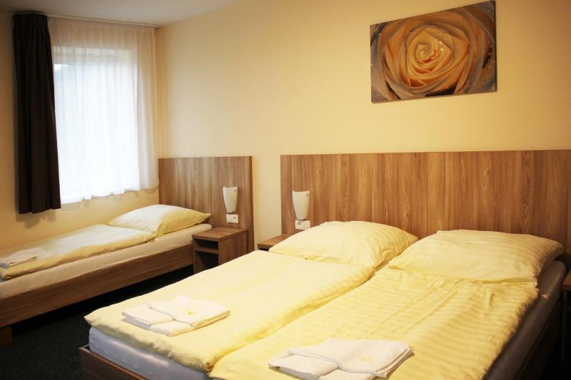 Quadruple Room image 3