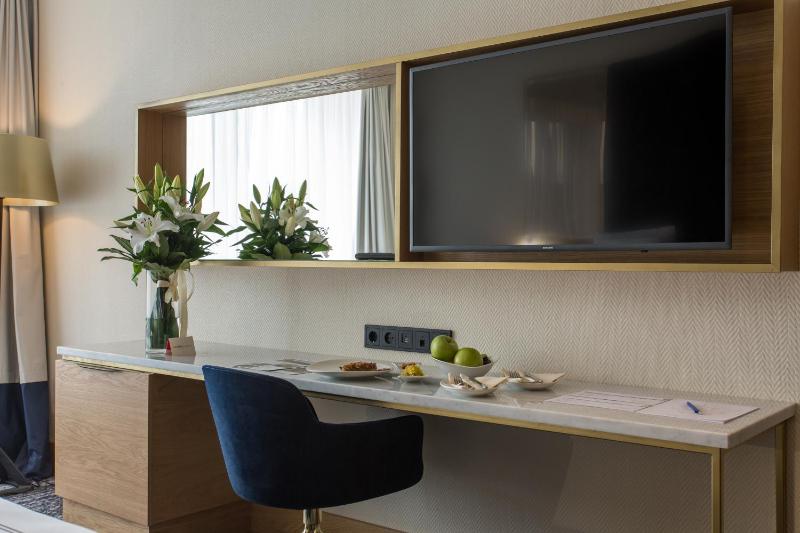 Standard Double or Twin Room image 4