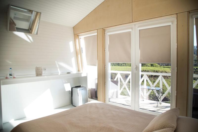 One-Bedroom Bungalow image 4