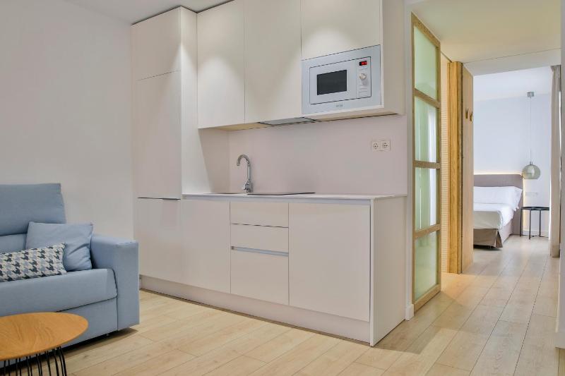 One-Bedroom Apartment image 2