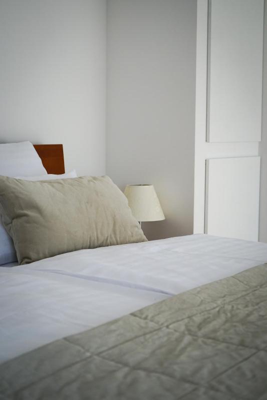 Deluxe Queen Room image 4