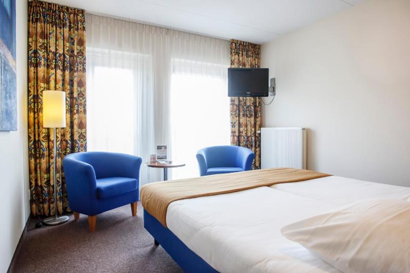 Standard Double Room - Non-Smoking image 2