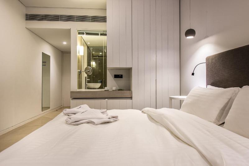 Deluxe Double Room image 4