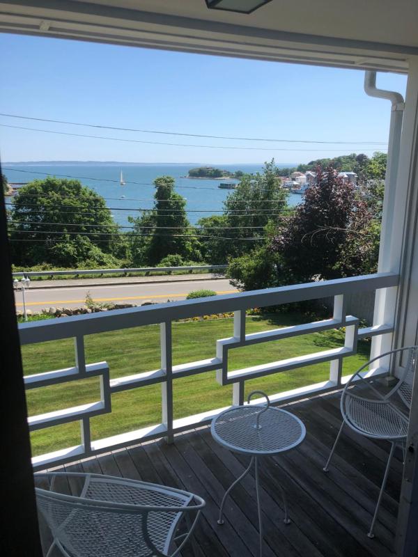 Deluxe Double Room with Sea View image 3