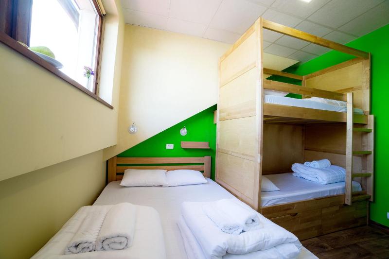 Twin Room with Shared Bathroom image 1