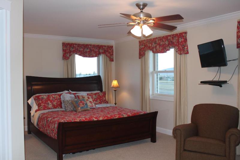 Suite with Mountain View image 4