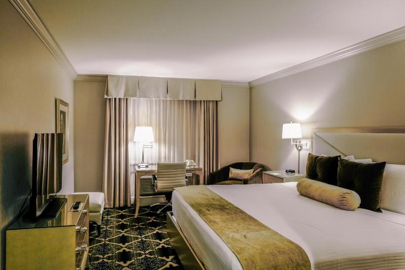 King Room image 3