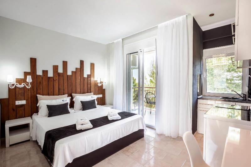 Superior Double Room image 4