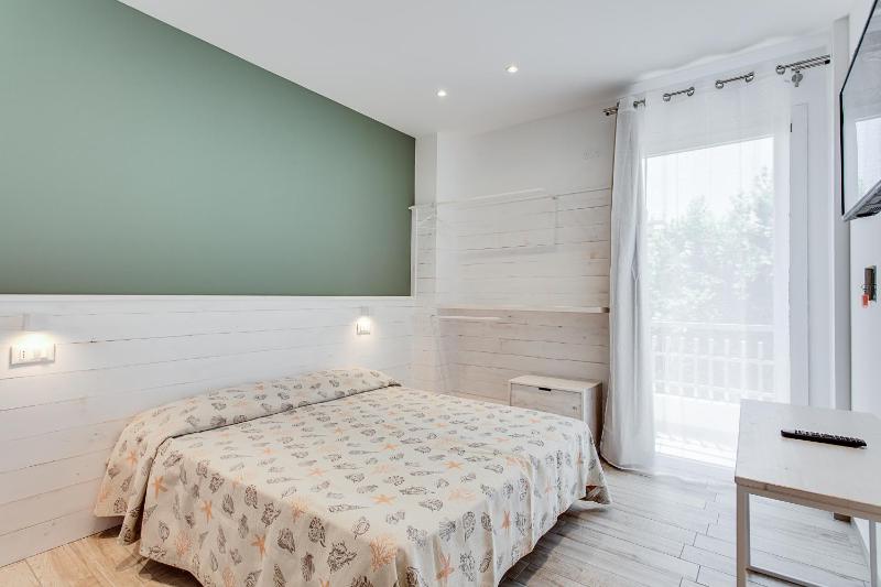 Superior Double Room image 4