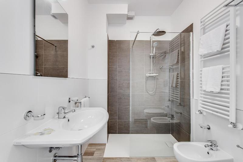 Suite with Balcony image 2