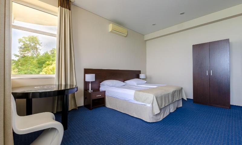 Family Room with Sea View image 2