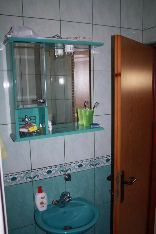 Deluxe Single Room with Balcony image 2