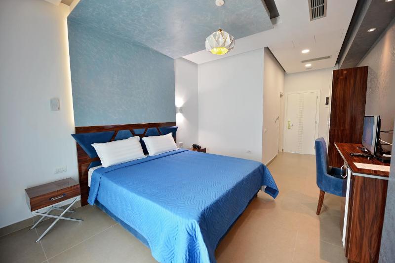 Deluxe Double Room image 1
