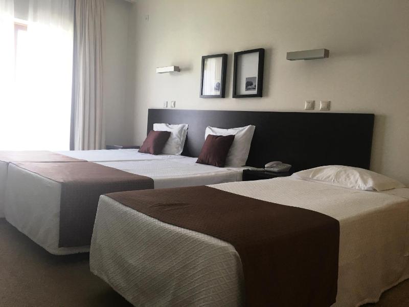 Double Room with Extra Bed image 3