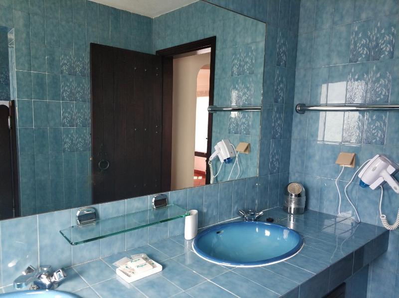 Double Room image 3