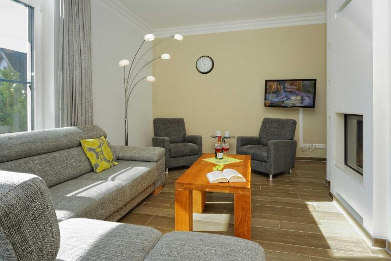 Six-Bedroom House image 1