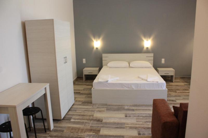 Triple Room with View image 3