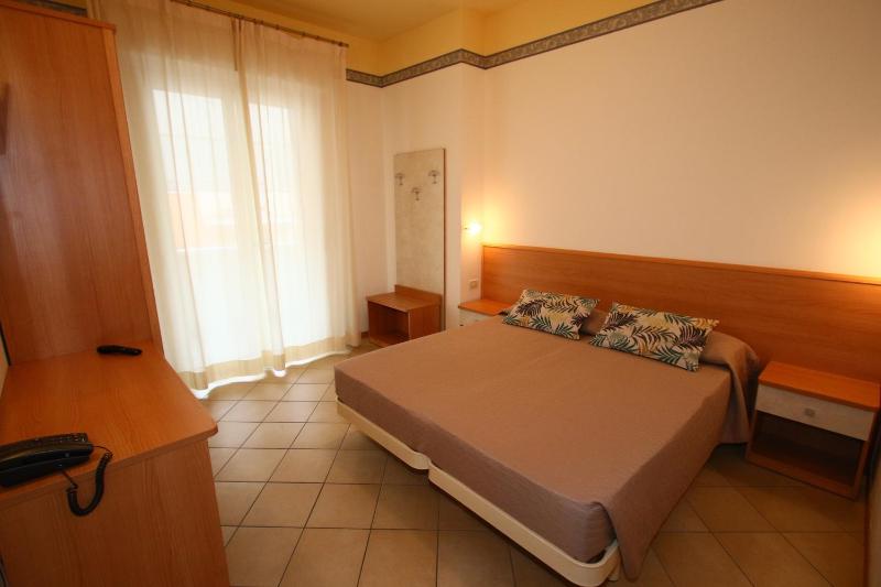 Standard Double or Twin Room image 1