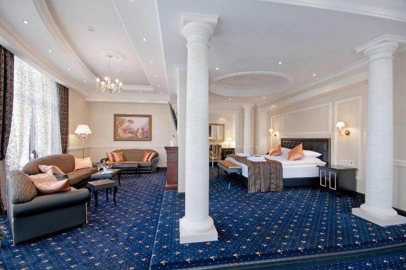 Royal Suite image 1