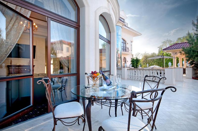Royal Suite image 3