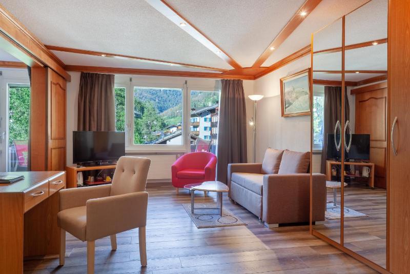 Suite with Matterhorn View image 2