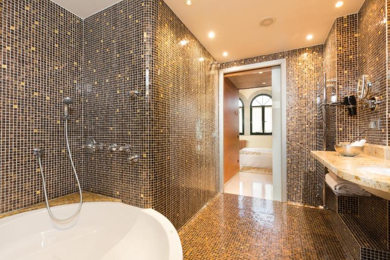 Suite image 2