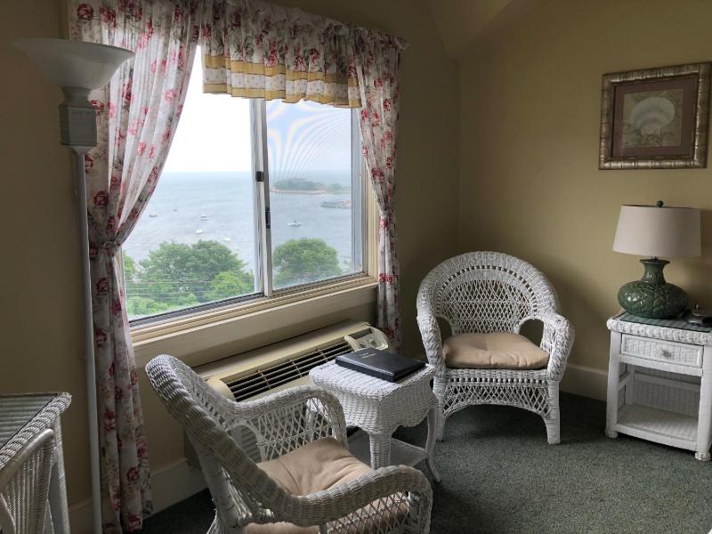 Deluxe Single Room with Sea View image 4