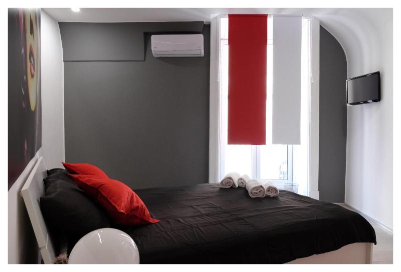 Deluxe Triple Room image 2