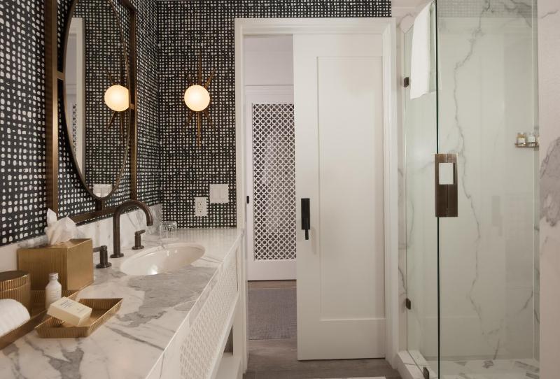 Superior King Room image 2