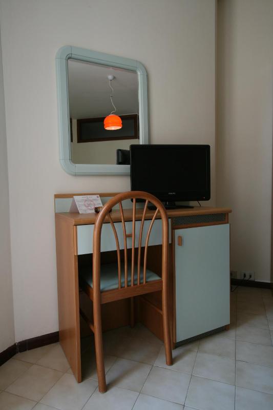 Family Room (2 Adults + 2 Children) with Balcony image 3